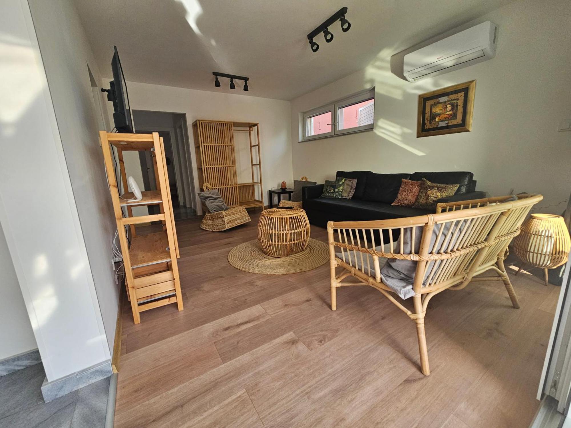 Vila Regina Apartment Rex With Swimming Pool Jezera Exteriör bild
