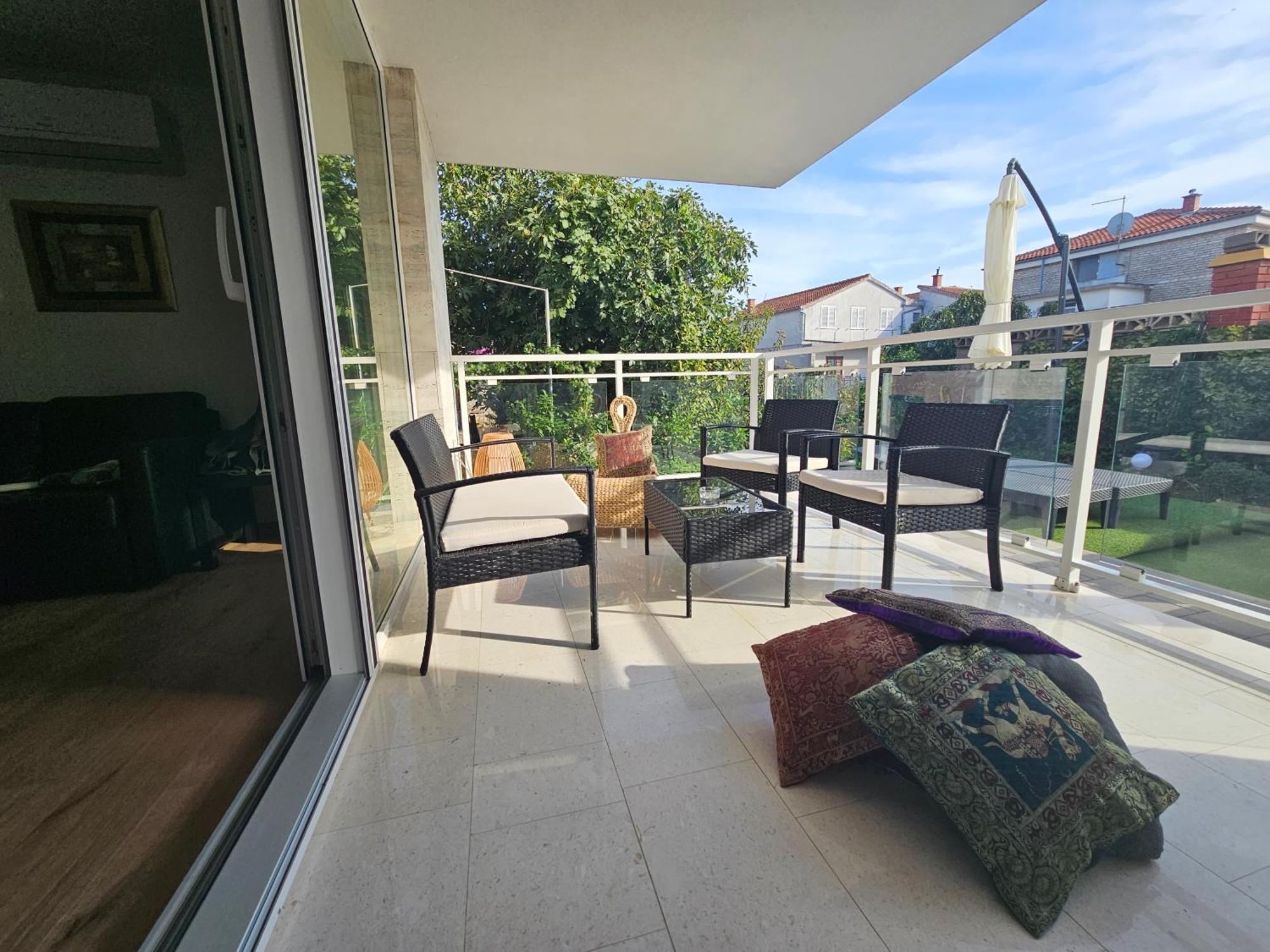 Vila Regina Apartment Rex With Swimming Pool Jezera Exteriör bild