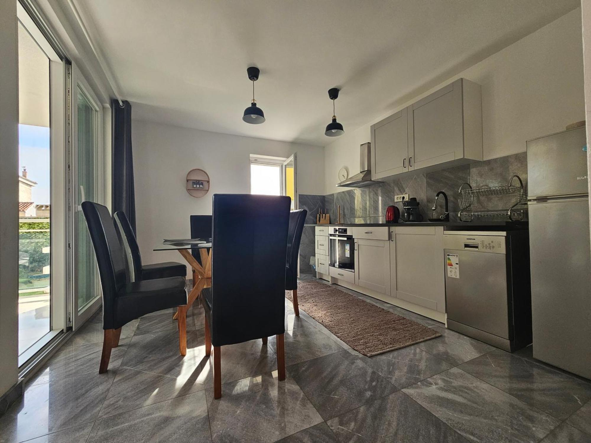Vila Regina Apartment Rex With Swimming Pool Jezera Exteriör bild