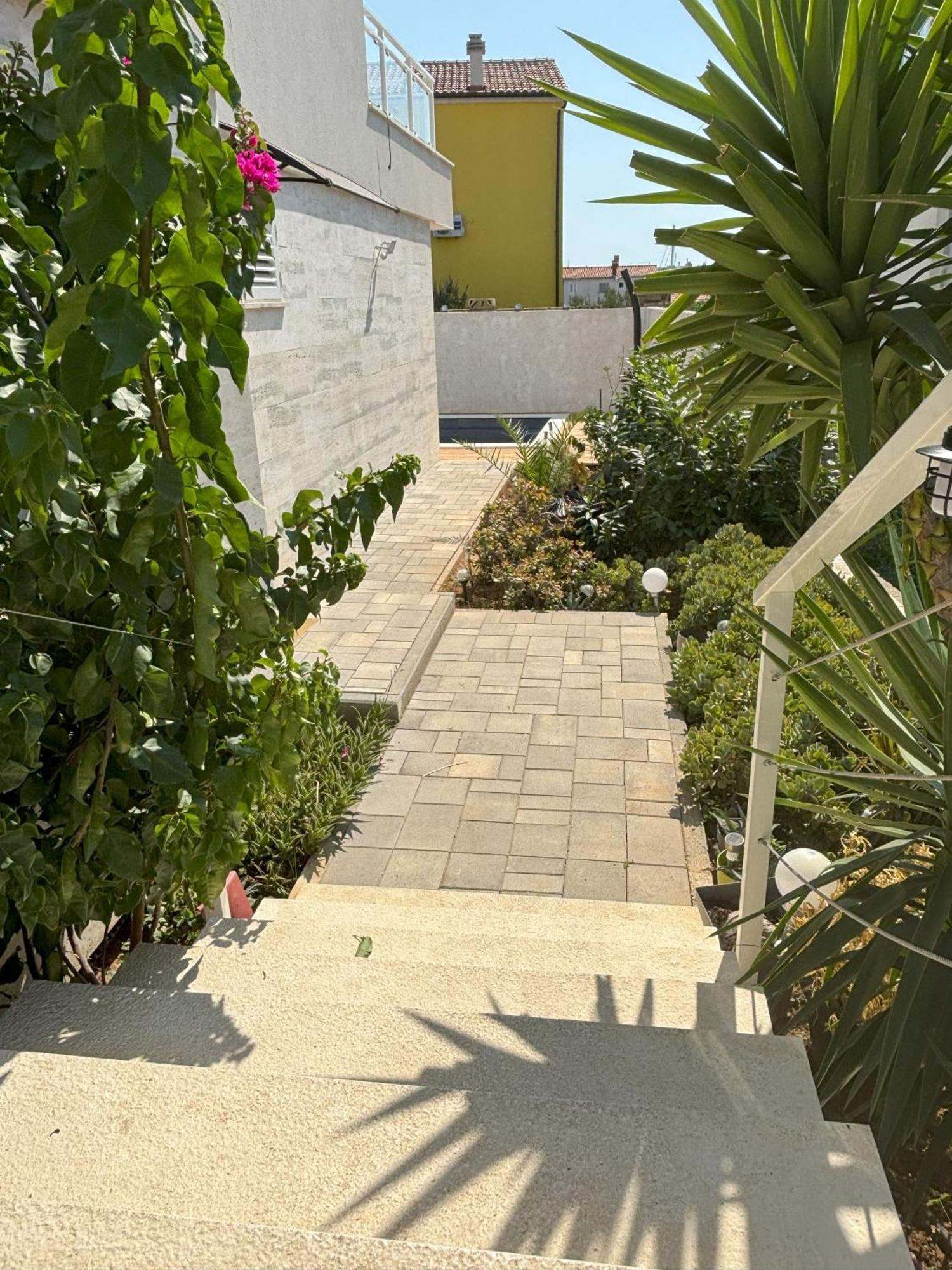 Vila Regina Apartment Rex With Swimming Pool Jezera Exteriör bild